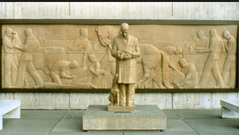 Photo of Iowa State University College of Veterinary Medicine statue